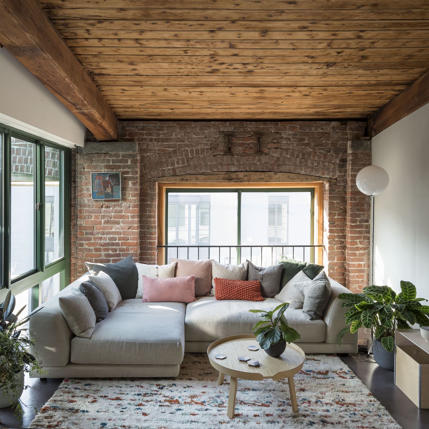 House_Calls_Brooklyn_Zames_Williams_living_room_2_Matthew_Williams